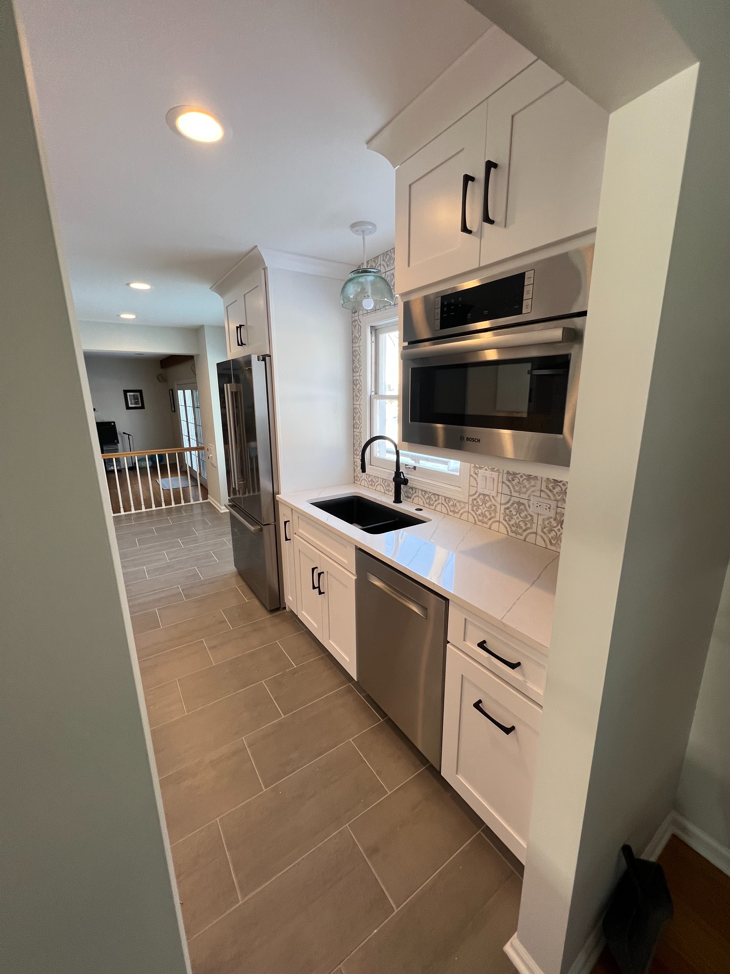 Kitchen marble countertops with tile backsplash